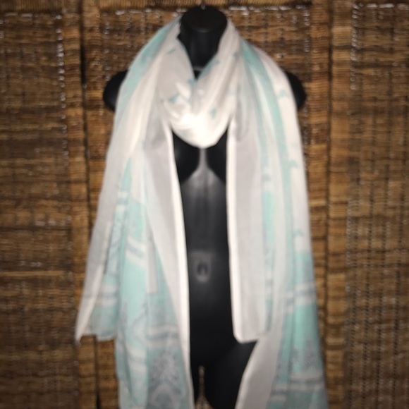 Extra Large Scarf - Picture 4 of 8